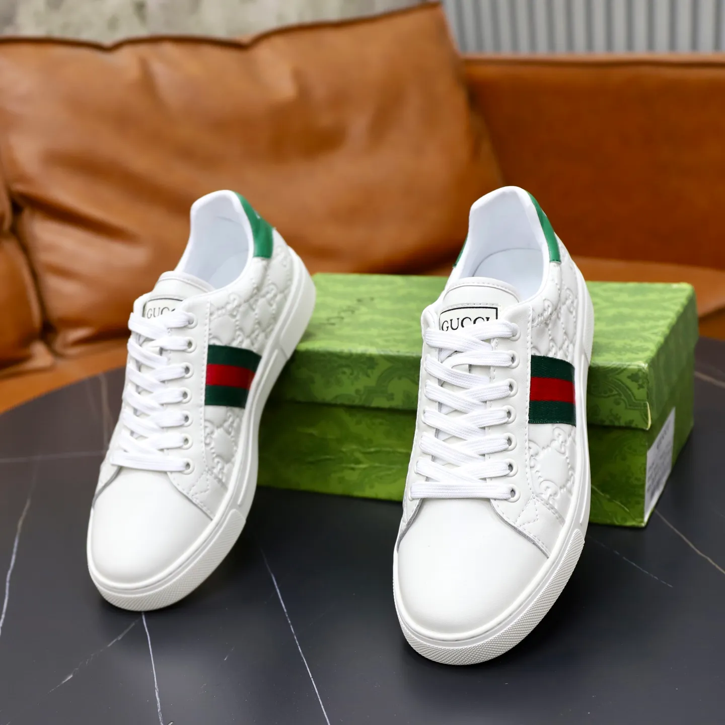 Ex-factory price: 420💰🙅‍♂️🙅‍♂️🙅‍♂️ Brand: Gucci GUCCi Standard code: 38-44 (45 customized) Grade: Same as the official website Material: Original leather splicing, comfortable and breathable sheepskin lining, original wear-resistant outsole Style category: Men's fashionable casual shoes, running, sports shoes, noble luxury brand elements, top luxury Color: actual picture color